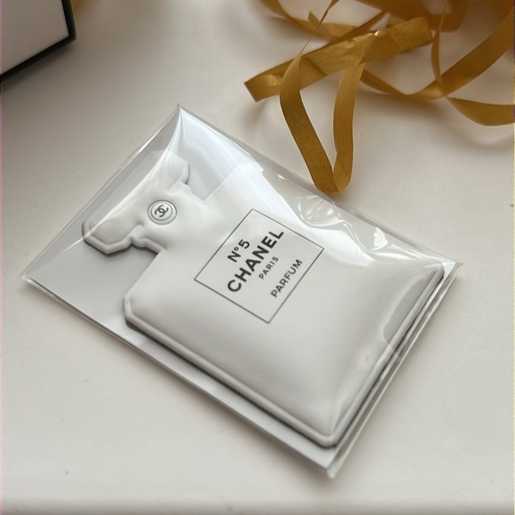 CHANEL Advent Calender Box 22 - Picture 3 of 4